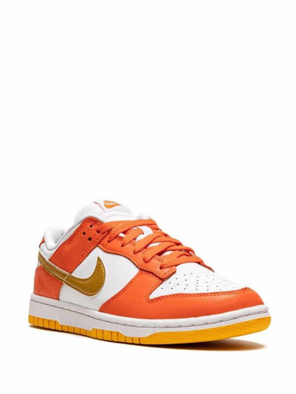 17693068_37063327_1000-1.jpg Nike Dunk Low “University Gold” sneakers