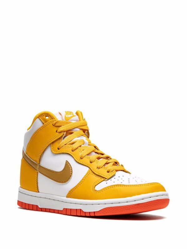 17720039_37087353_1000.jpg Nike Dunk High “University Gold” sneakers