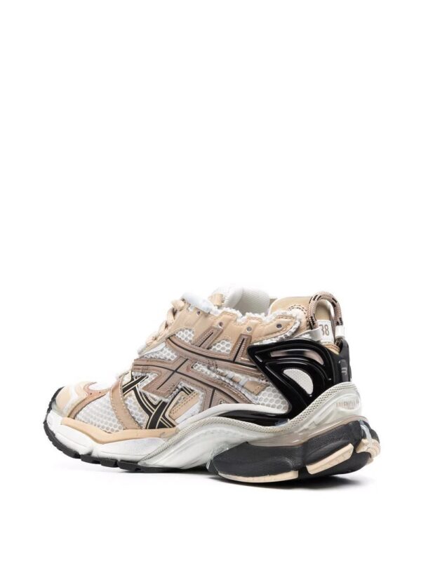 17729922_38640302_1000.jpg Balenciaga Runner low-top sneakers