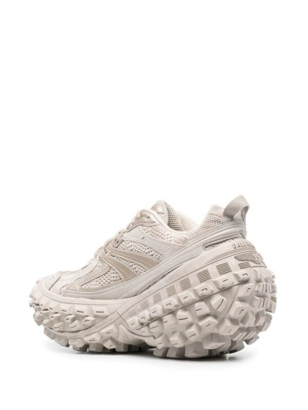 17730676_39222030_1000.jpg Balenciaga Defender extended-sole sneakers