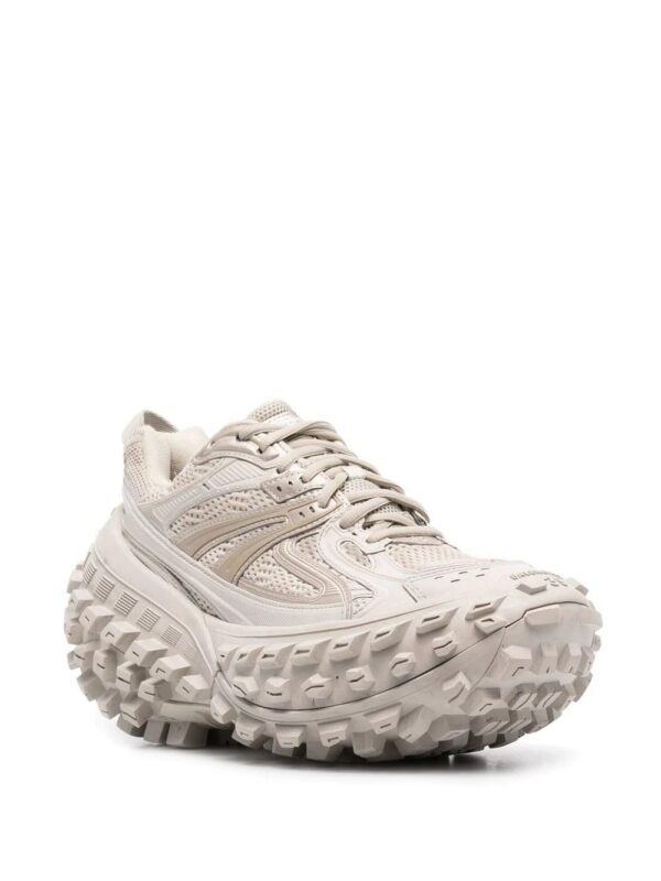 17730676_39222036_1000_0b509aa9-9d70-4aa6-9e7b-decf6b4063c1.jpg Balenciaga Defender extended-sole sneakers