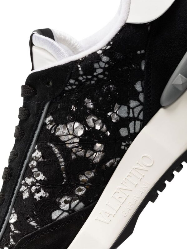17781775_39214479_1000_6e93d6b5-c94d-47b3-9823-6291a77ef072.jpg Valentino Garavani Lacerunner panelled sneakers