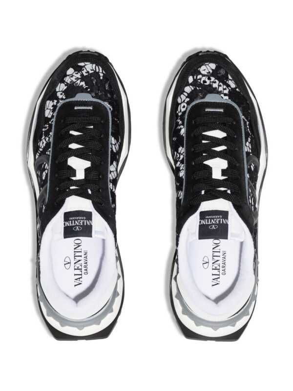 17781775_39214489_1000_b29e7c57-f0fc-438e-ae46-eda95b5d2923.jpg Valentino Garavani Lacerunner panelled sneakers