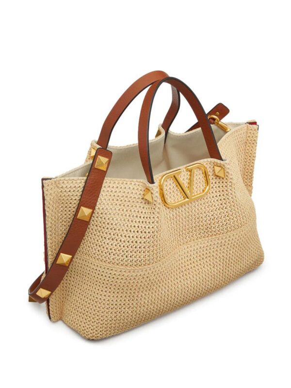 17782635_50325977_1000_f2730fb7-c6b8-4663-8fb4-580dbe5ab854.jpg Valentino Garavani Summer woven tote bag