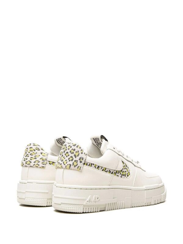 17870956_37686407_1000.jpg Nike Air Force 1 Pixel SE low-top sneakers
