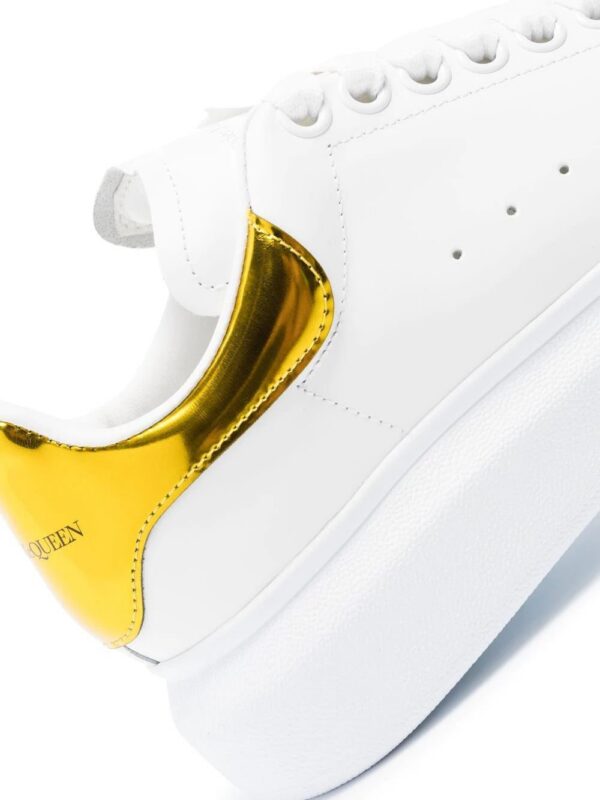 18015936_40683467_1000.jpg Alexander Mcqueen Oversized low-top sneakers
