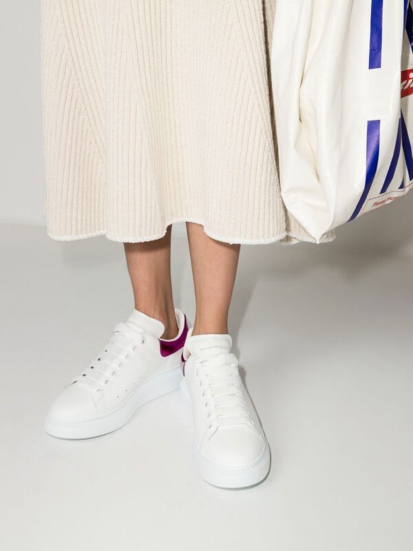 18018202_40727987_1000-1.jpg Alexander McQueen Oversized low-top sneakers