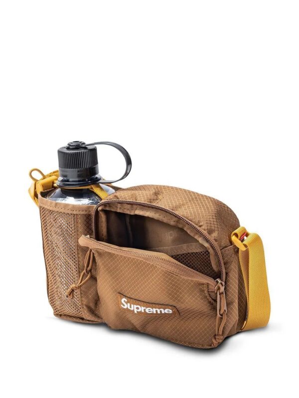 18167536_39027123_1000.jpg Supreme logo-patch side bag
