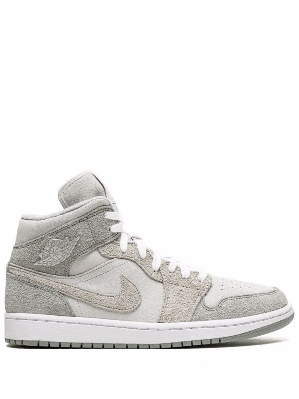 18187546_38773687_1000.jpg Jordan Air Jordan 1 Mid SE sneakers