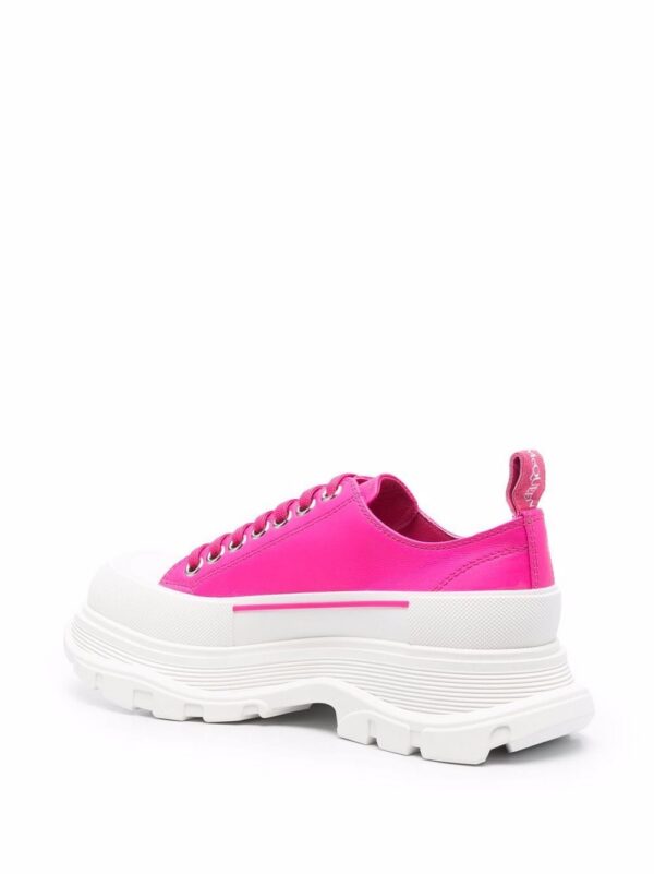 18199172_38853863_1000_beaf03c2-70c9-449a-801c-c3c0e8c9d667.jpg Alexander McQueen chunky-sole lace-up sneakers