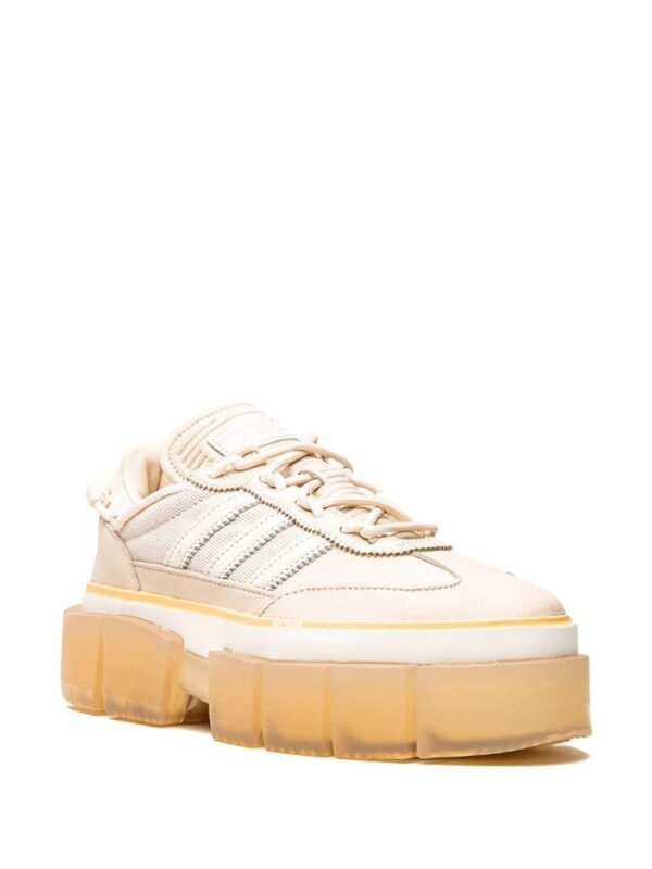 18250126_38986222_1000-1.jpg adidas x Ivy Park Super Sleek sneakers