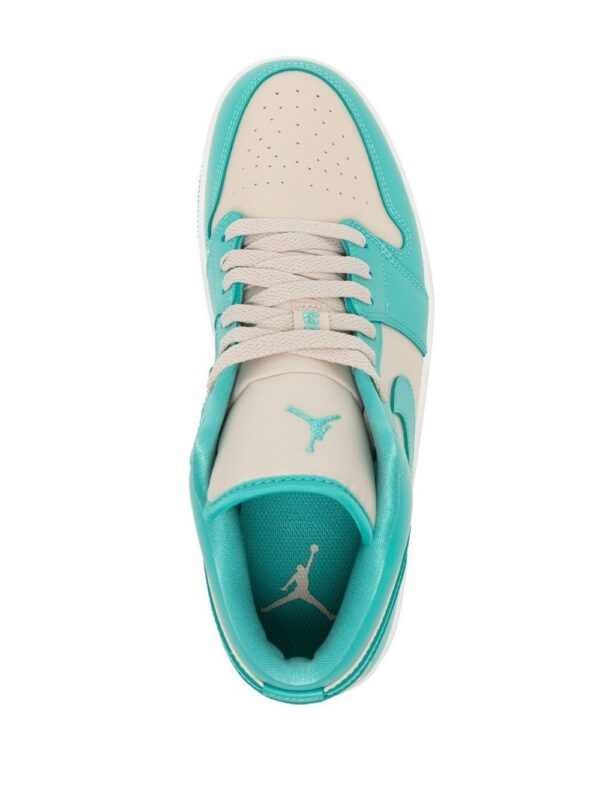 18251327_39297705_1000.jpg Jordan Air Jordan 1 low-top sneakers