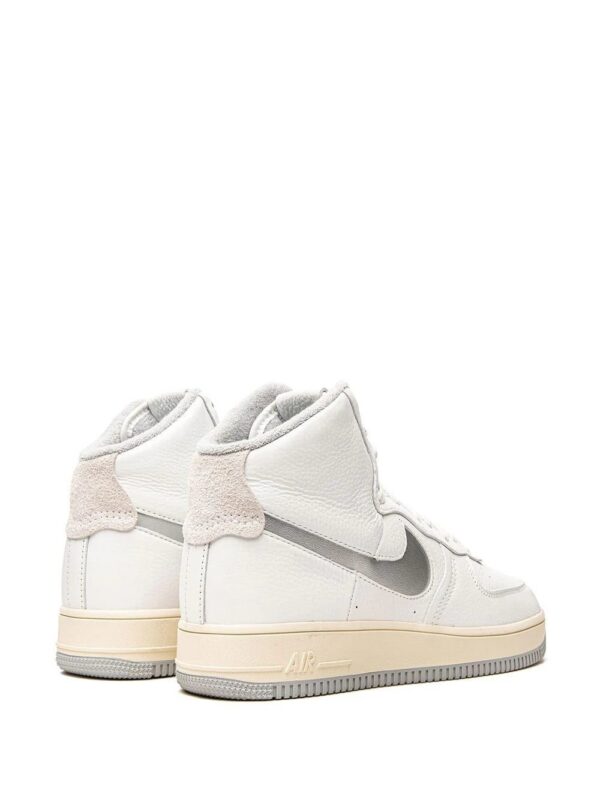 18267175_38988611_1000-1.jpg Nike Air Force 1 high-top sneakers