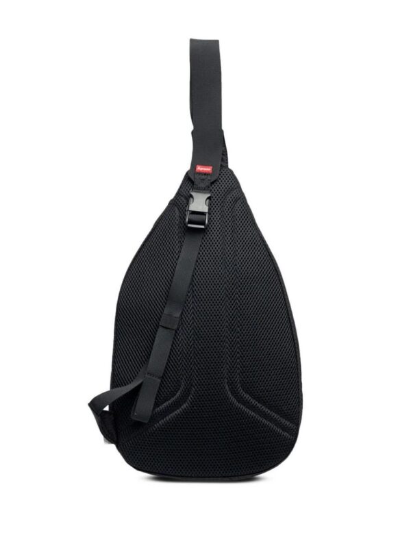 18273052_39810867_1000.jpg Supreme logo-patch sling bag
