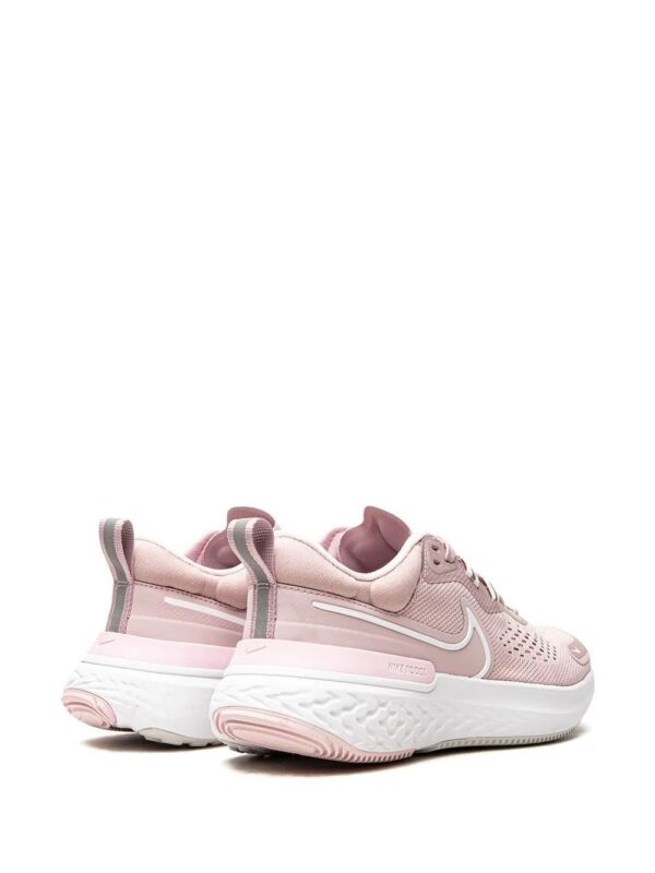 18296724_39242227_1000-1.jpg Nike React Miler 2 low-top sneakers