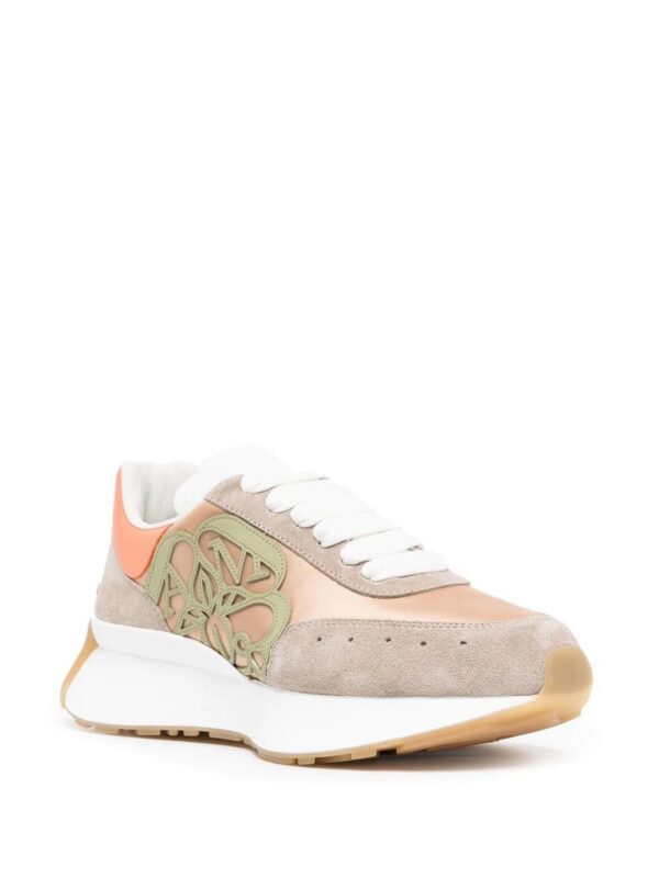 18457352_41010057_1000_d09f61f7-ea66-4e64-b684-860cba2a4b66.jpg Alexander McQueen Sprint Runner low-top sneakers