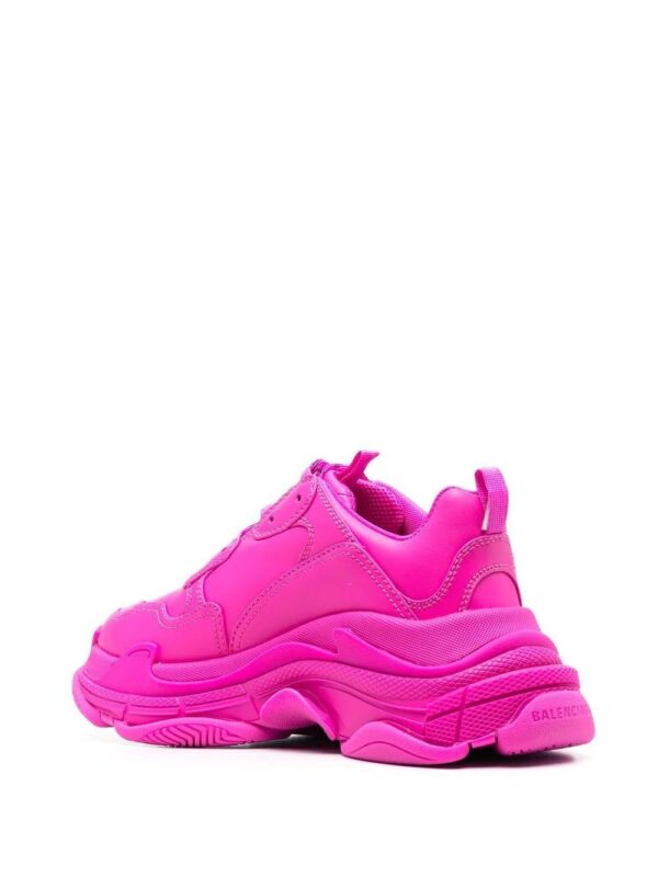 18489675_40235747_1000.jpg Balenciaga Triple S chunky-sole sneakers