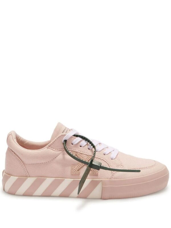 18532325_41357364_1000.jpg Off-white lo-top tag sneakers