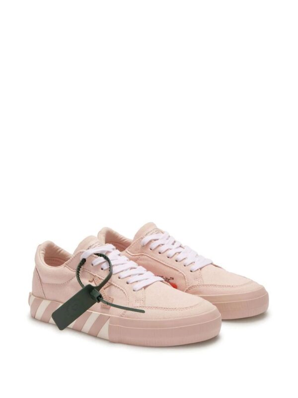 18532325_41357365_1000.jpg Off-white lo-top tag sneakers