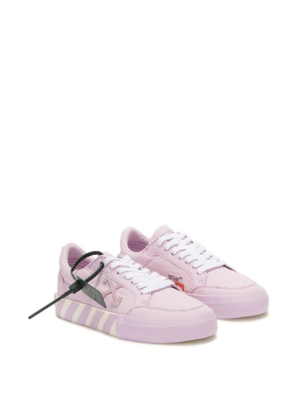 18533215_41354883_1000.jpg Off-white Arrows low-top sneakers