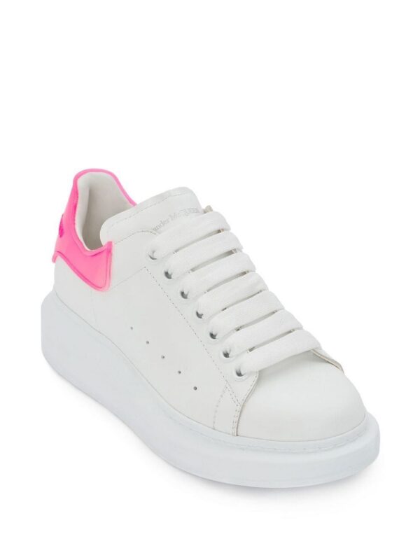 18547307_41105209_1000.jpg Alexander Mcqueen low-top chunky-sole sneakers