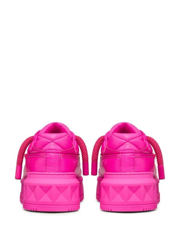 18658199_41123513_1000.jpg Valentino Garavani One Stud low-top sneakers