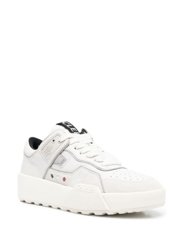 18772302_40624542_1000_f3d3b132-57b4-41ad-8f3d-ce4eae0a9a61.jpg Moncler logo-patch low-top leather sneakers