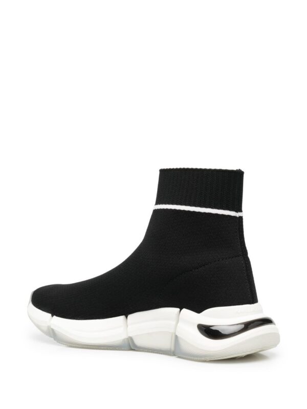 18775569_40688676_1000_86e5c15d-4d6d-4df5-827d-6932c6db386c.jpg Karl Lagerfeld logo-print knitted-upper sneakers