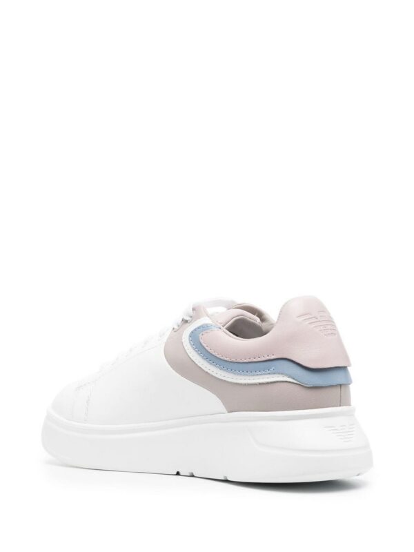 18914150_41152780_1000_f54afeec-0853-4f3f-91e4-1221355337b4.jpg Emporio Armani embossed-logo low-top sneakers