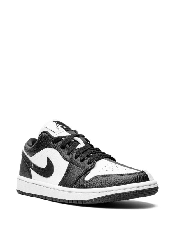 18978190_41268327_1000.jpg Jordan Air Jordan Low 1 sneakers.