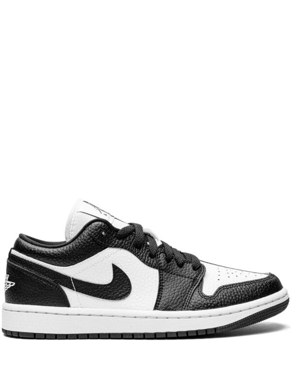 18978190_41269018_1000.jpg Jordan Air Jordan Low 1 sneakers.