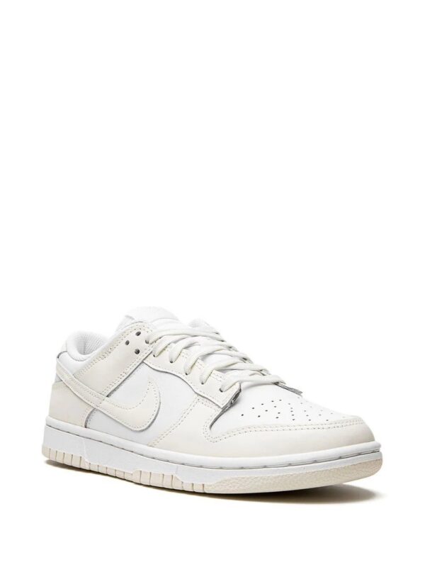 19055734_41827683_1000.jpg Nike Dunk Low sneakers