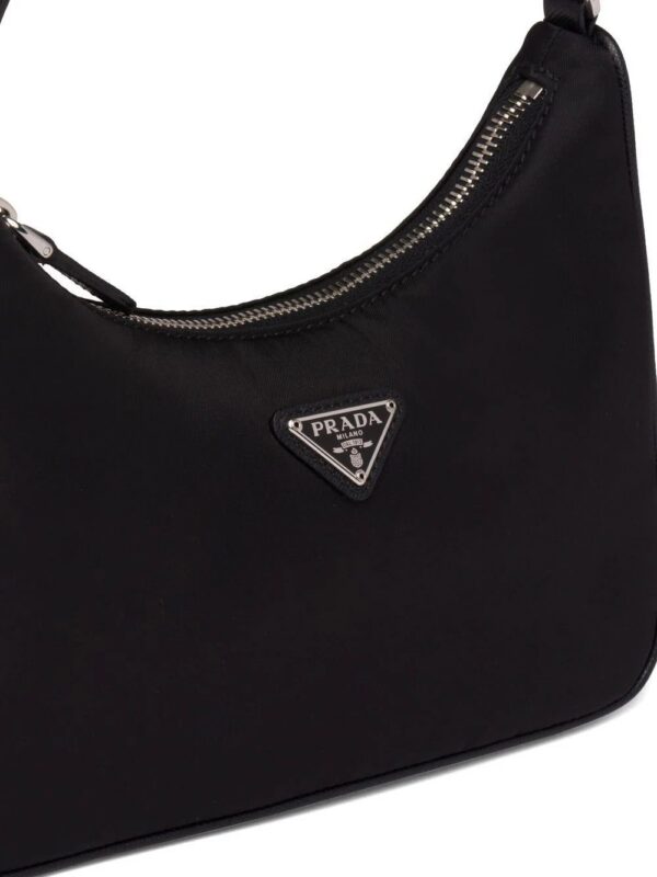 19062770_41749241_1000_b8da12d1-378f-4bbe-a3c5-1881d2d0f216.jpg Prada Re-Edition 2005 Re-Nylon mini bag