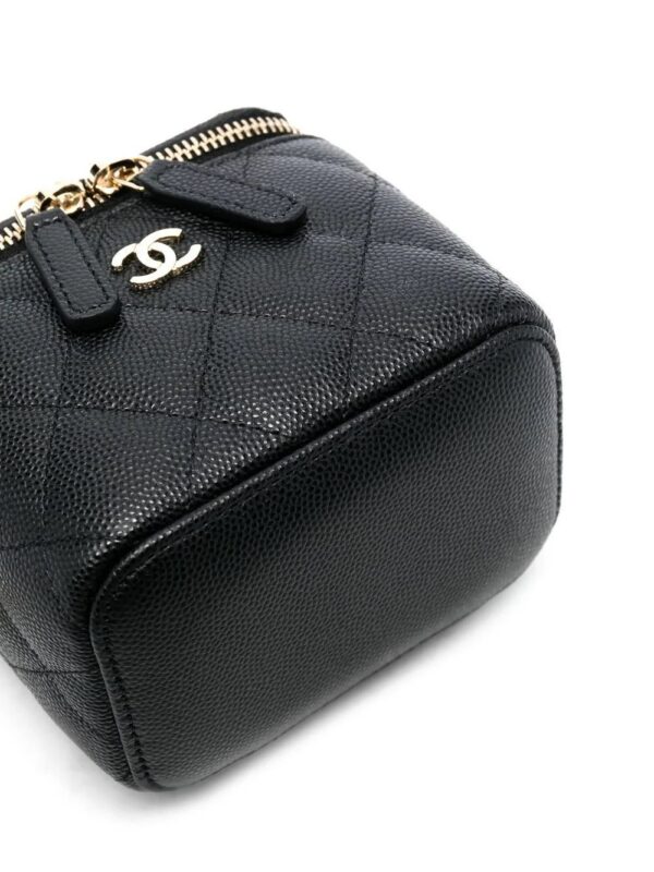 19120658_42048158_1000.jpg CHANEL mini crossbody bag