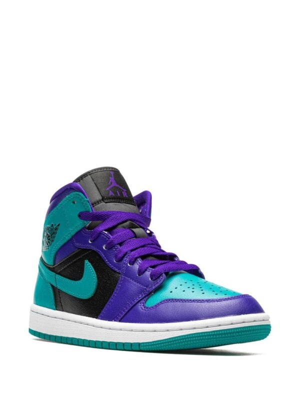 19209439_42099224_1000.jpg Jordan Air Jordan 1 Mid "Grape" sneakers