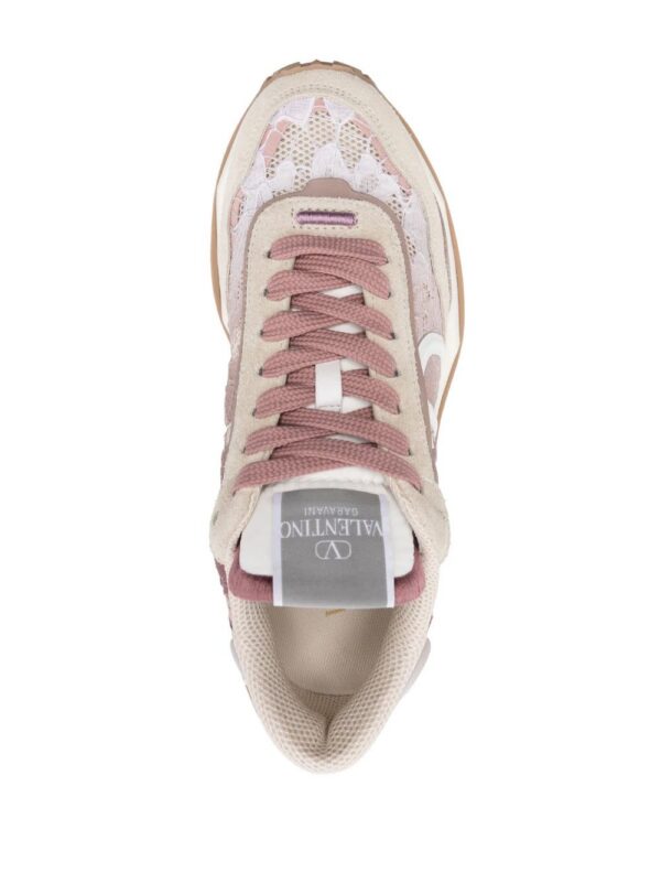 19216251_44855528_1000.jpg Valentino Garavani Lacerunner VLogo sneakers