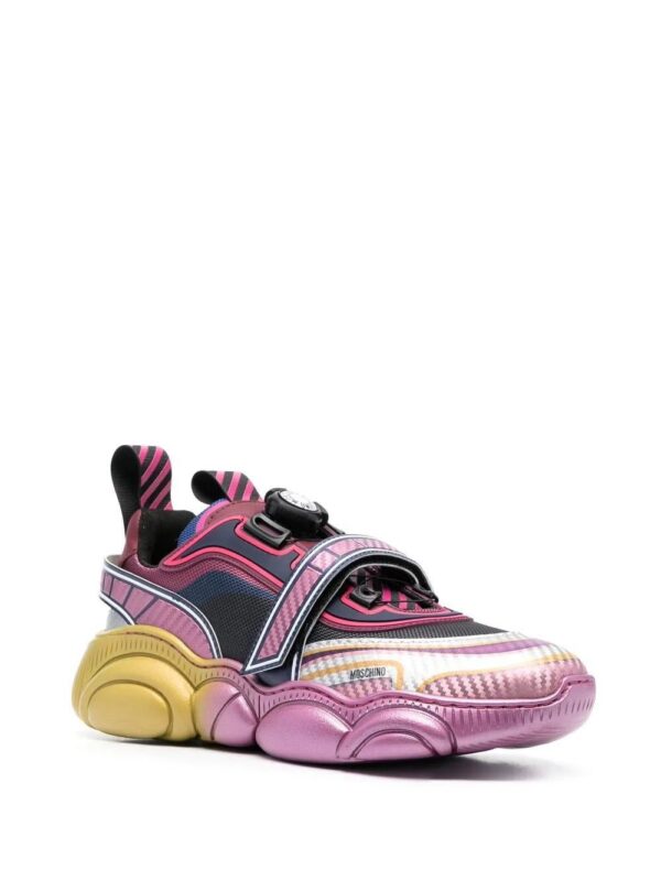19292974_42396468_1000.jpg Moschino logo-patch colour-block sneakers