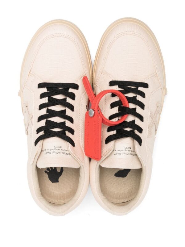 19320942_44433682_1000.jpg Off-White Vulcanized low-top sneakers