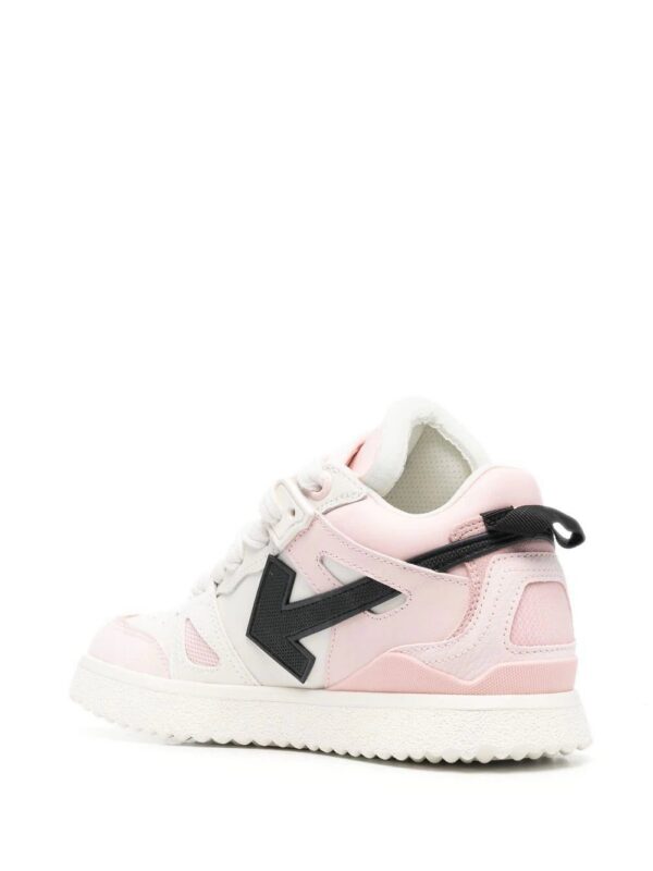 19321464_44433420_1000.jpg Off-White Arrow-motif flat-sole trainers
