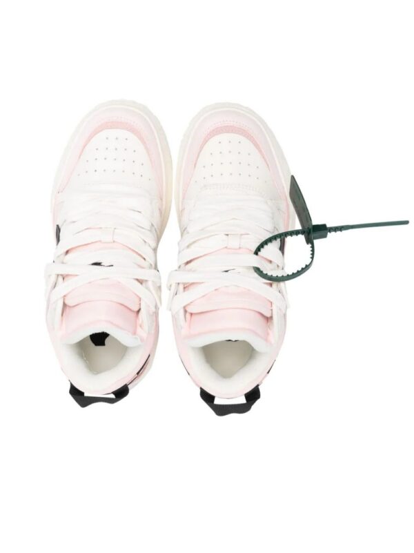 19321464_44491534_1000.jpg Off-White Arrow-motif flat-sole trainers