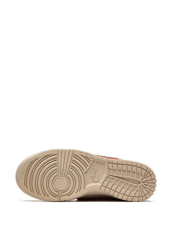 19359796_43188265_1000-1.jpg Nike Dunk Low "Terry Swoosh" sneakers