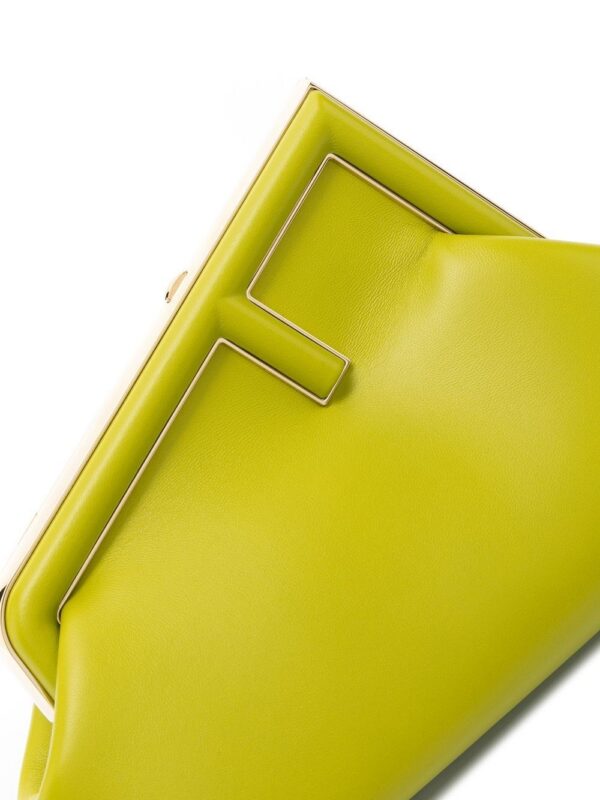 19362846_42577762_1000.jpg FENDI small First clutch