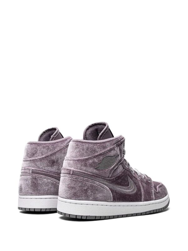 19445891_43264157_1000.jpg Jordan Air Jordan 1 Mid SE sneakers "Purple Velvet"