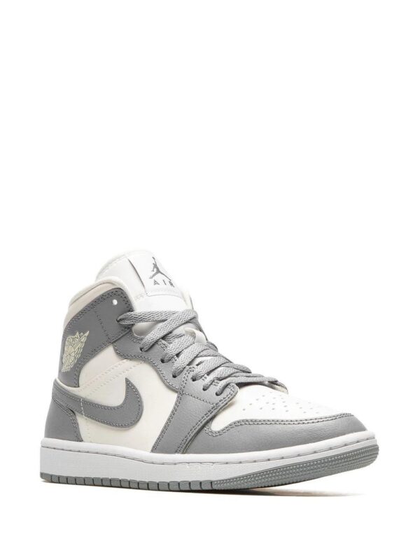 19469712_43338950_1000.jpg Jordan Air Jordan 1 Mid "Stealth" sneakers