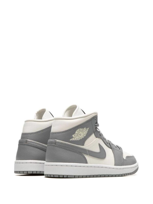 19469712_43339041_1000.jpg Jordan Air Jordan 1 Mid "Stealth" sneakers