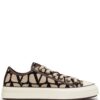 19473971_44298226_1000_167224c1-af6f-4896-aa2b-31c327550737.jpg Valentino Garavani Toile Iconographe-print low-top sneakers