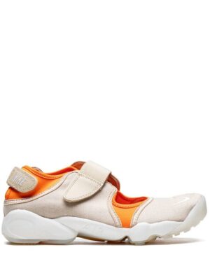 19487383_43385400_1000.jpg Nike Air Rift low-top sneakers