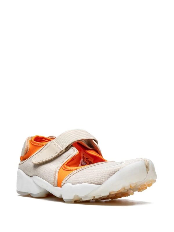 19487383_43385414_1000.jpg Nike Air Rift low-top sneakers