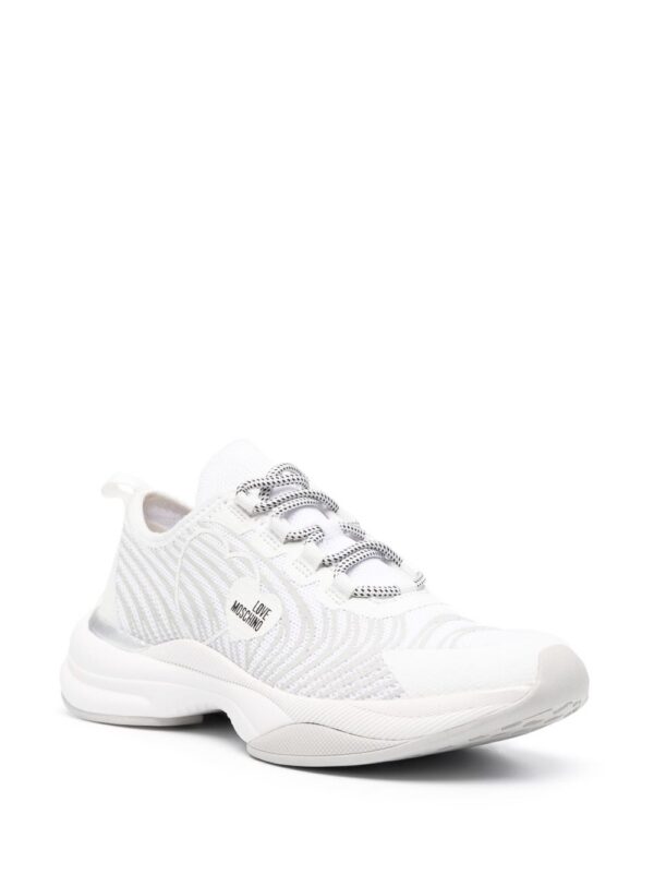 19927179_44937144_1000_387f3455-a481-4401-9d93-ebbb5e138bab.jpg Love Moschino heart-patch low-top sneakers