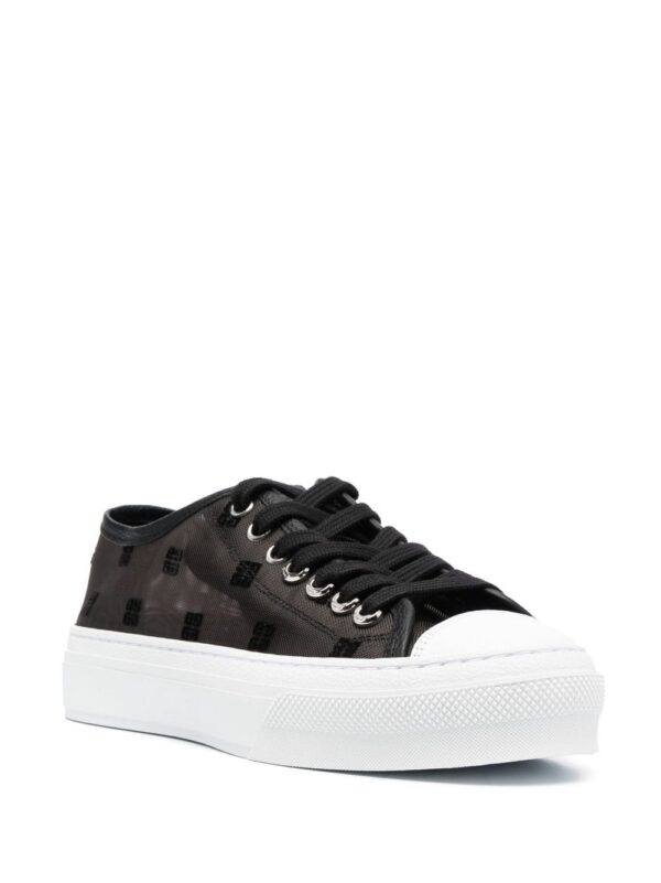 20061204_45267439_1000_0071bf64-19cd-484e-9700-8c5a0e419fac.jpg Givenchy City 4G mesh sneakers